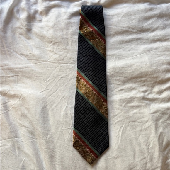 Robert Stock Tie - Picture 5 of 6